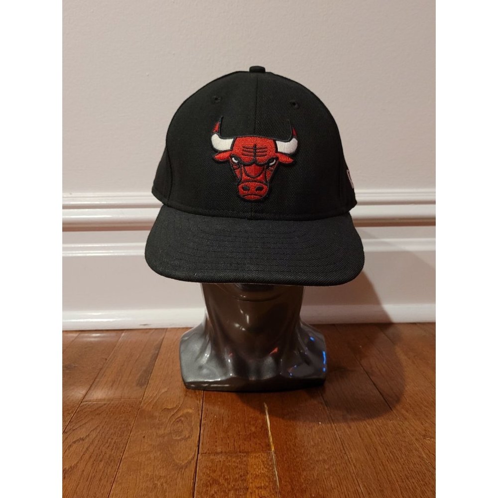 New Era Fitted Chicago Bulls Hat - Black - Size 7 3/8